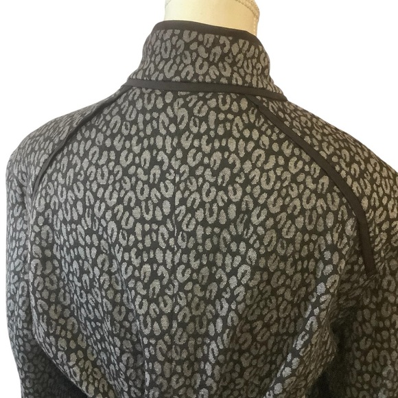 SANDRO SPORTSWEAR PATTERNED/ BUTTON-UP JACKET WITH TIE-UP BELT/ Size L - Picture 7 of 15